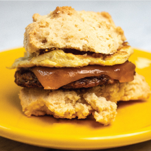 keto breakfast sandwich with cheese